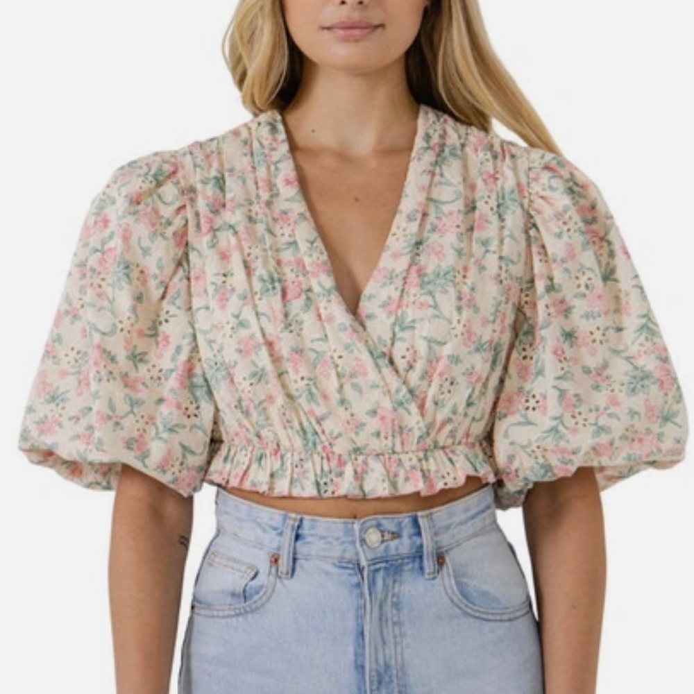 Free the Roses Balloon Sleeve Floral Embroidered Top NWOT